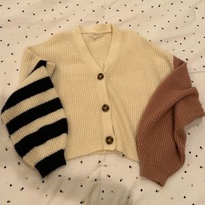 Oversized crop cardigan sweater (M)